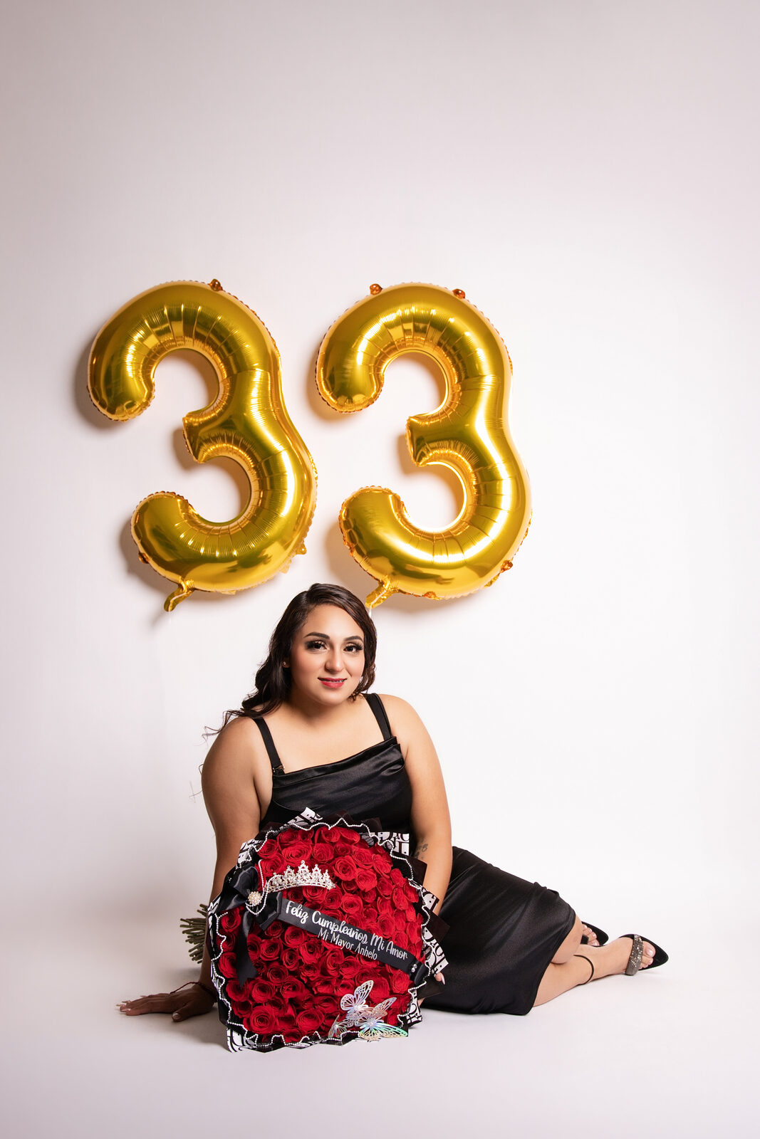Retrato de estudio con rosas